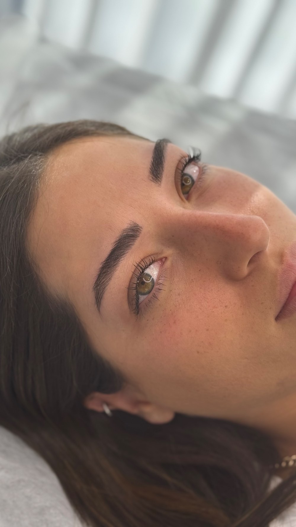 מיקרובליידינג ועיצוב הגבה הטבעית